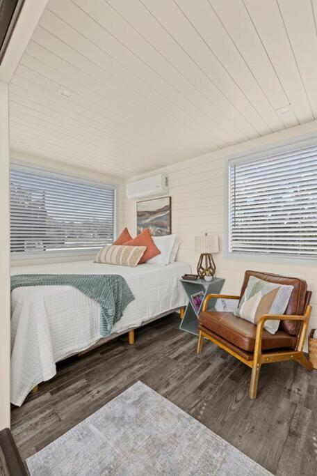 New The Sunset Luxury Container Home Fredericksburg Exterior photo